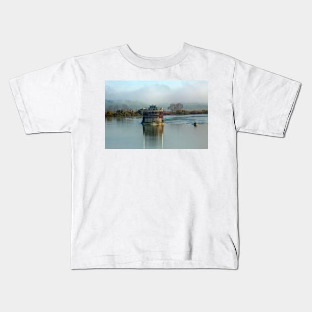 Approaching - Murray Princess, Murray Bridge, South Australia Kids T-Shirt by Mark Richards